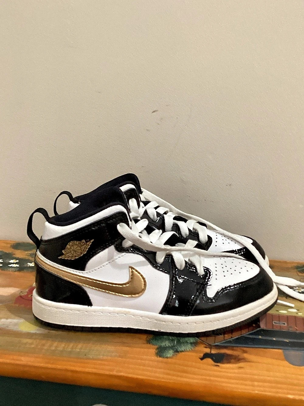 Nike Air Jordan Retro 1 Mid Black & White Sneakers